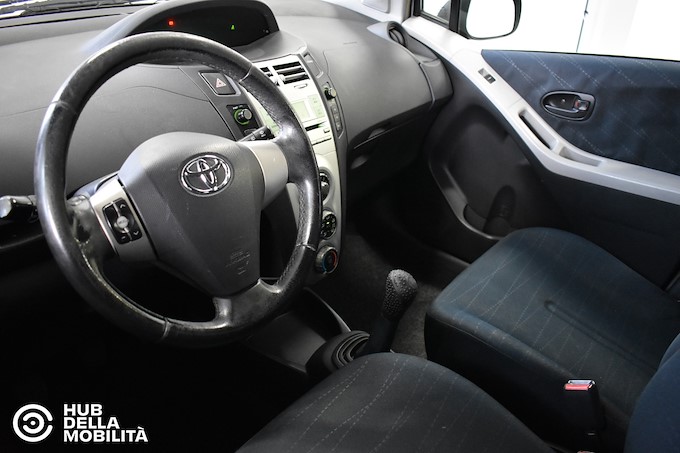 TOYOTA Yaris 1.0 5 porte Sol